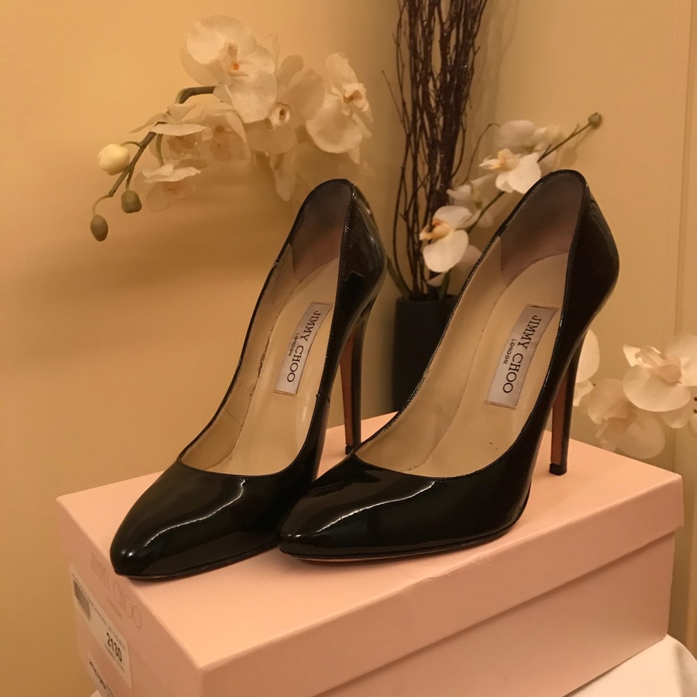Jimmy Choo patent leather round toe pumps 7.5
